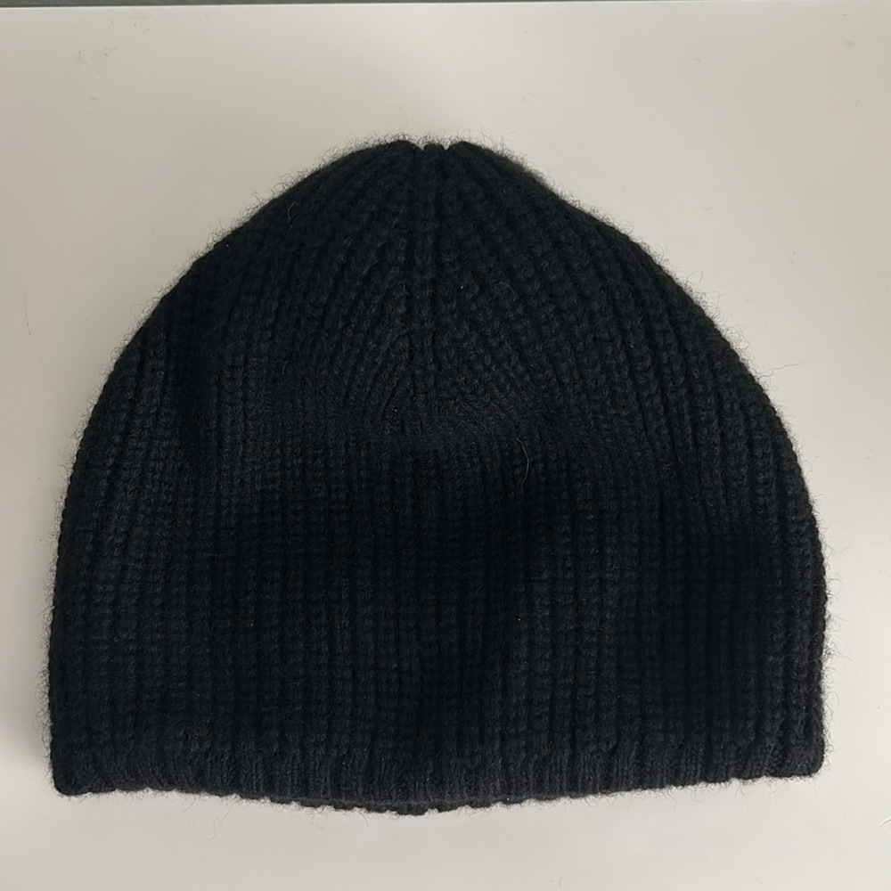 Cirque Rare Telluride Black Cashmere Beanie Hat with Faux Fur Pompom - Picture 3 of 6